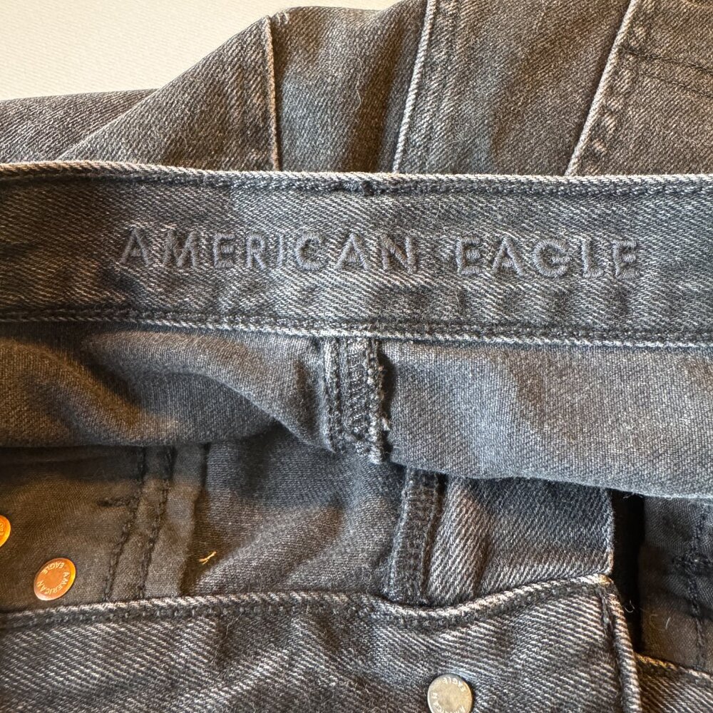 American Eagle 90s Boyfriend Short Size 4 Black Denim Distressed Festival - Picture 4 of 10